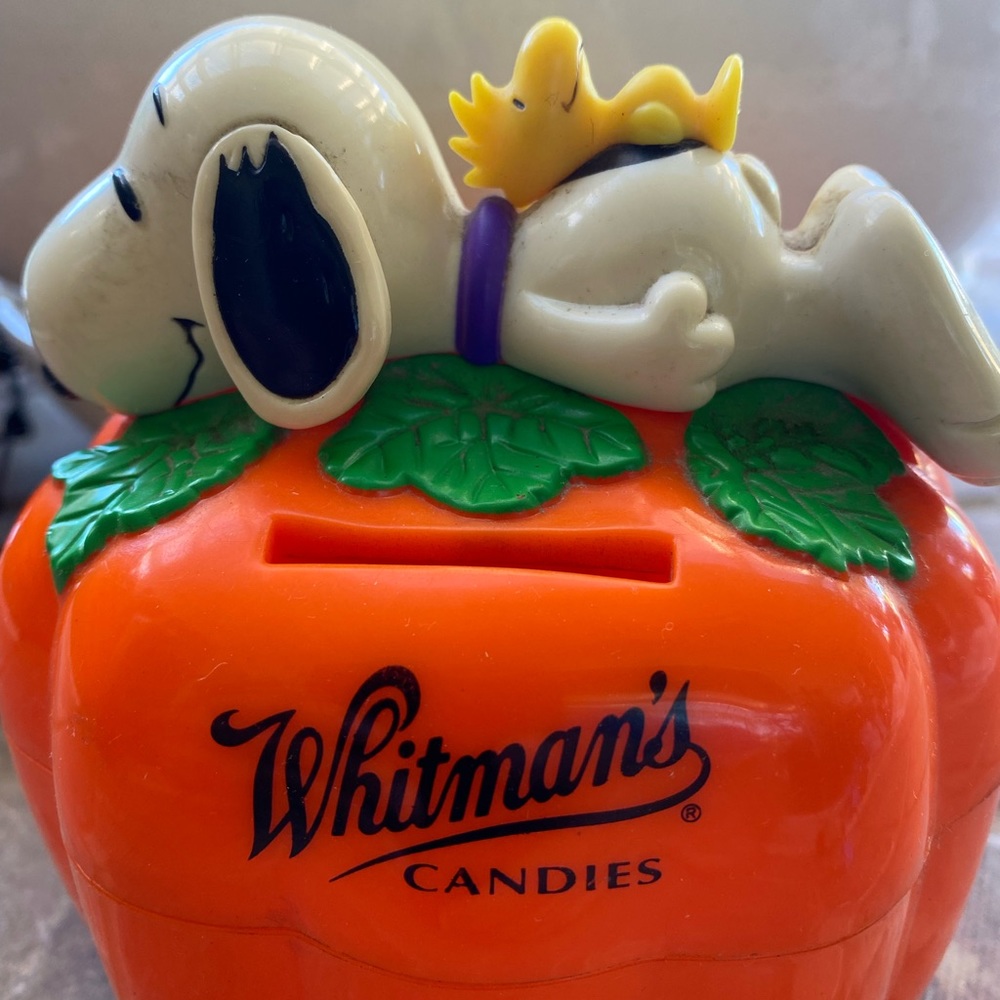 1998 Snoopy Whitman's Candies Pumpkin Piggy Bank